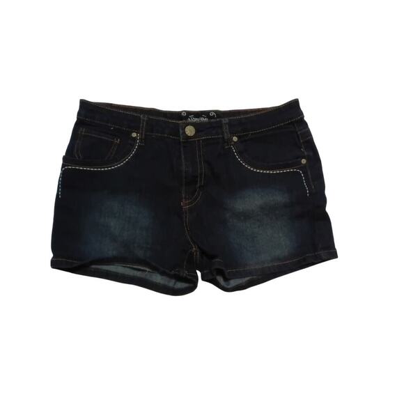 Nofuse Y2K Butterfly embroidered shorts Women's Size 15/16 bling Mcbling Beachy - Picture 1 of 8